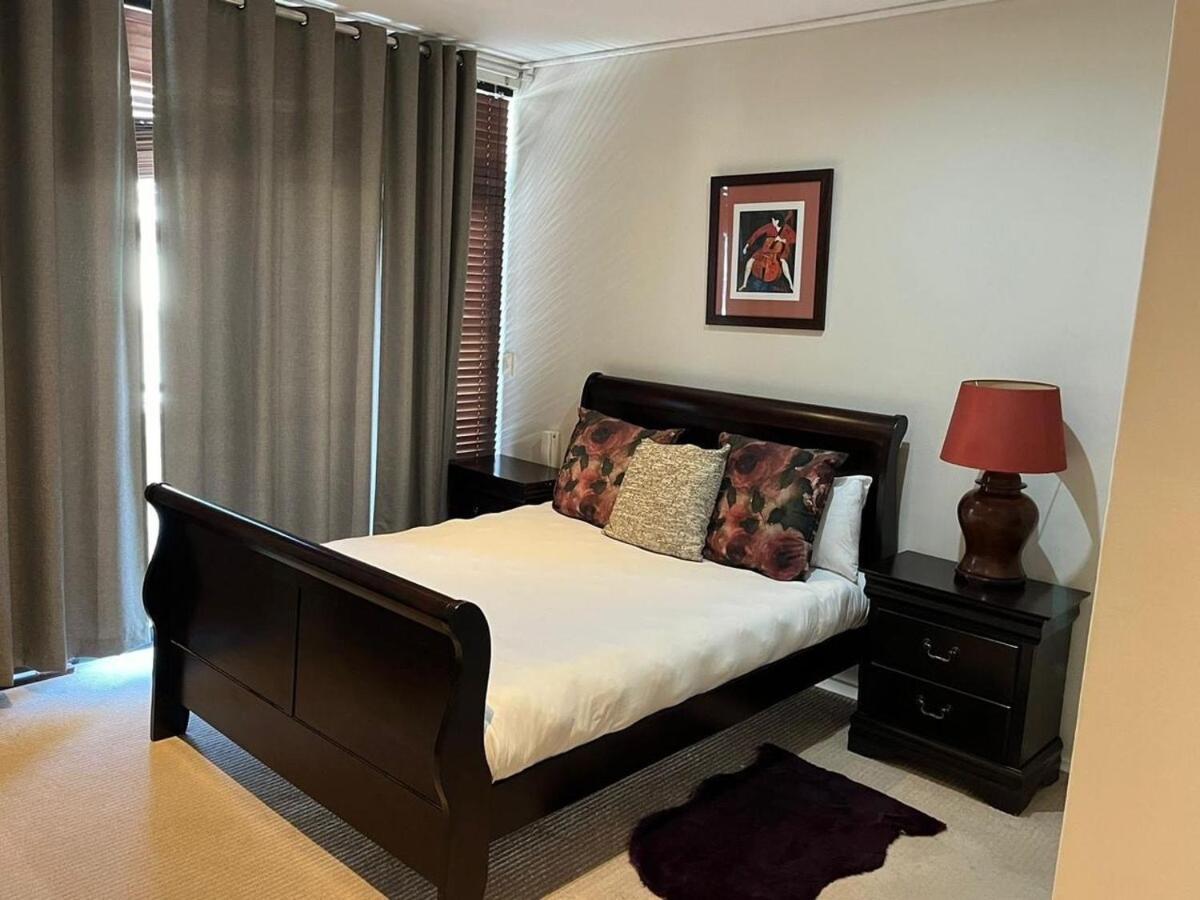Live In The Hub Of Sea Point Atlantic Apartment